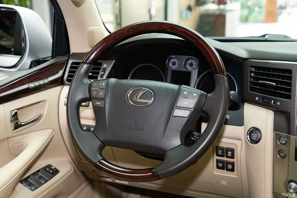 Lexus LX, 2008 13