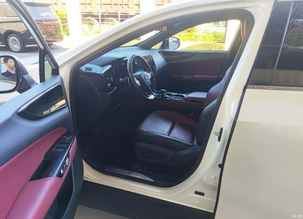 Lexus NX, 2022 4