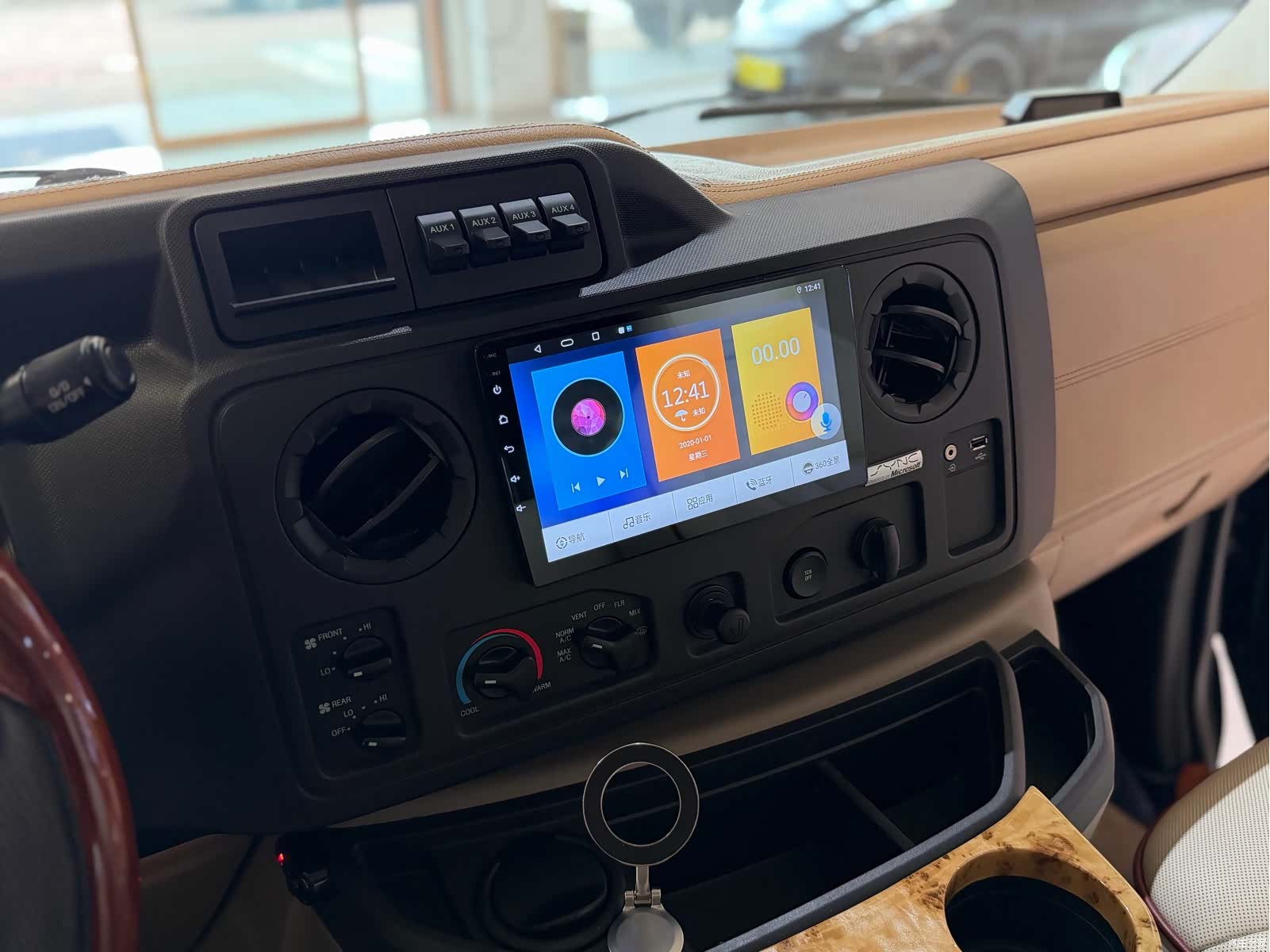 Ford E350, 2014 15
