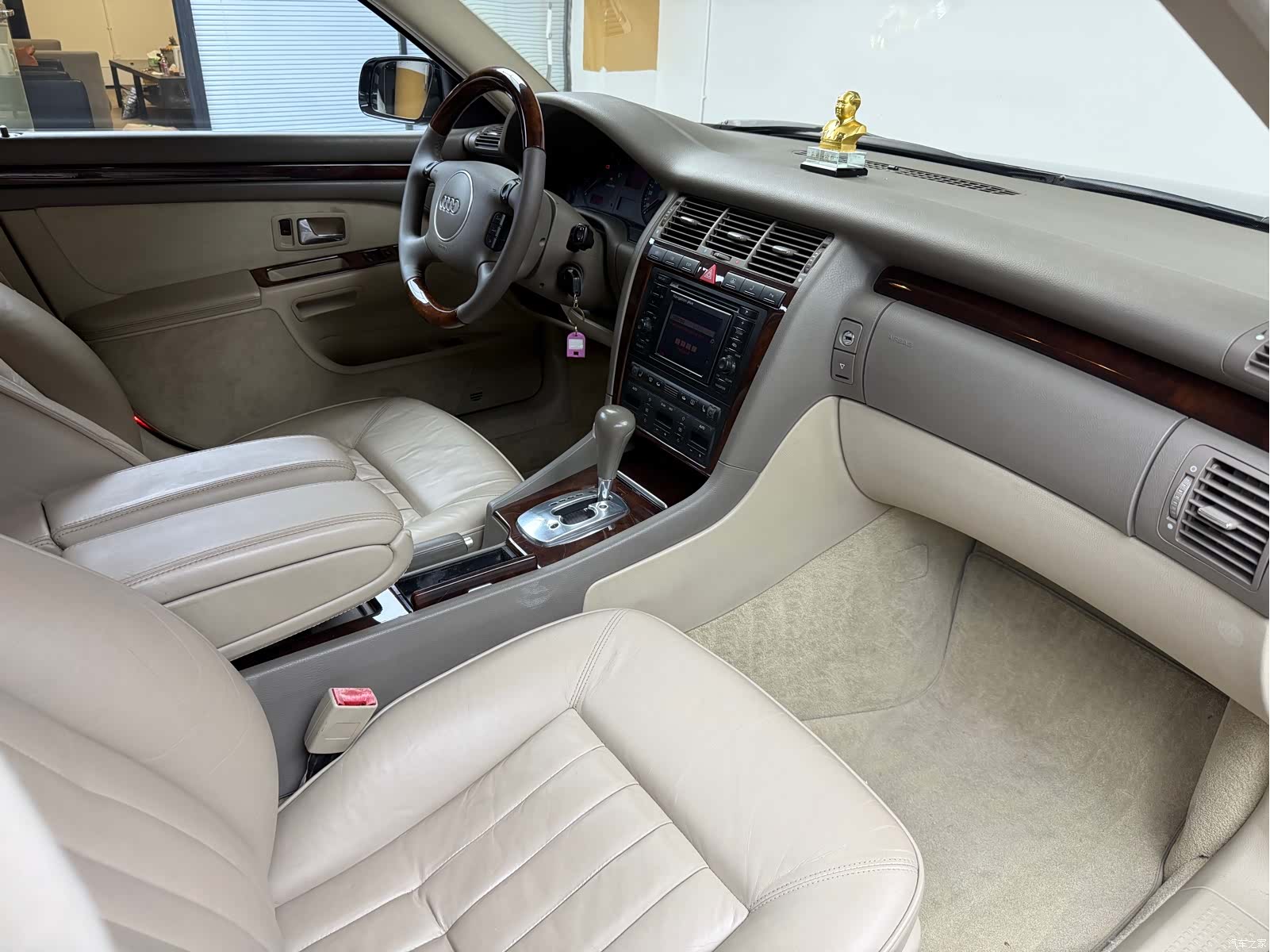 Audi A8, 2003 10