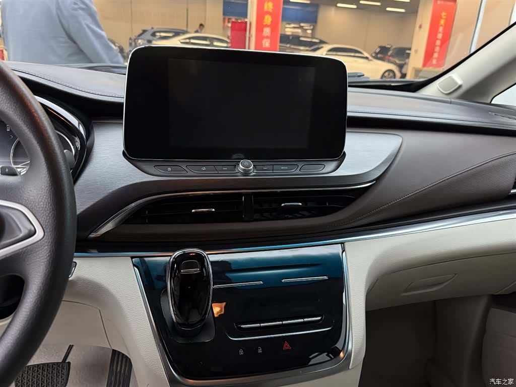 Buick GL8, 2022 8