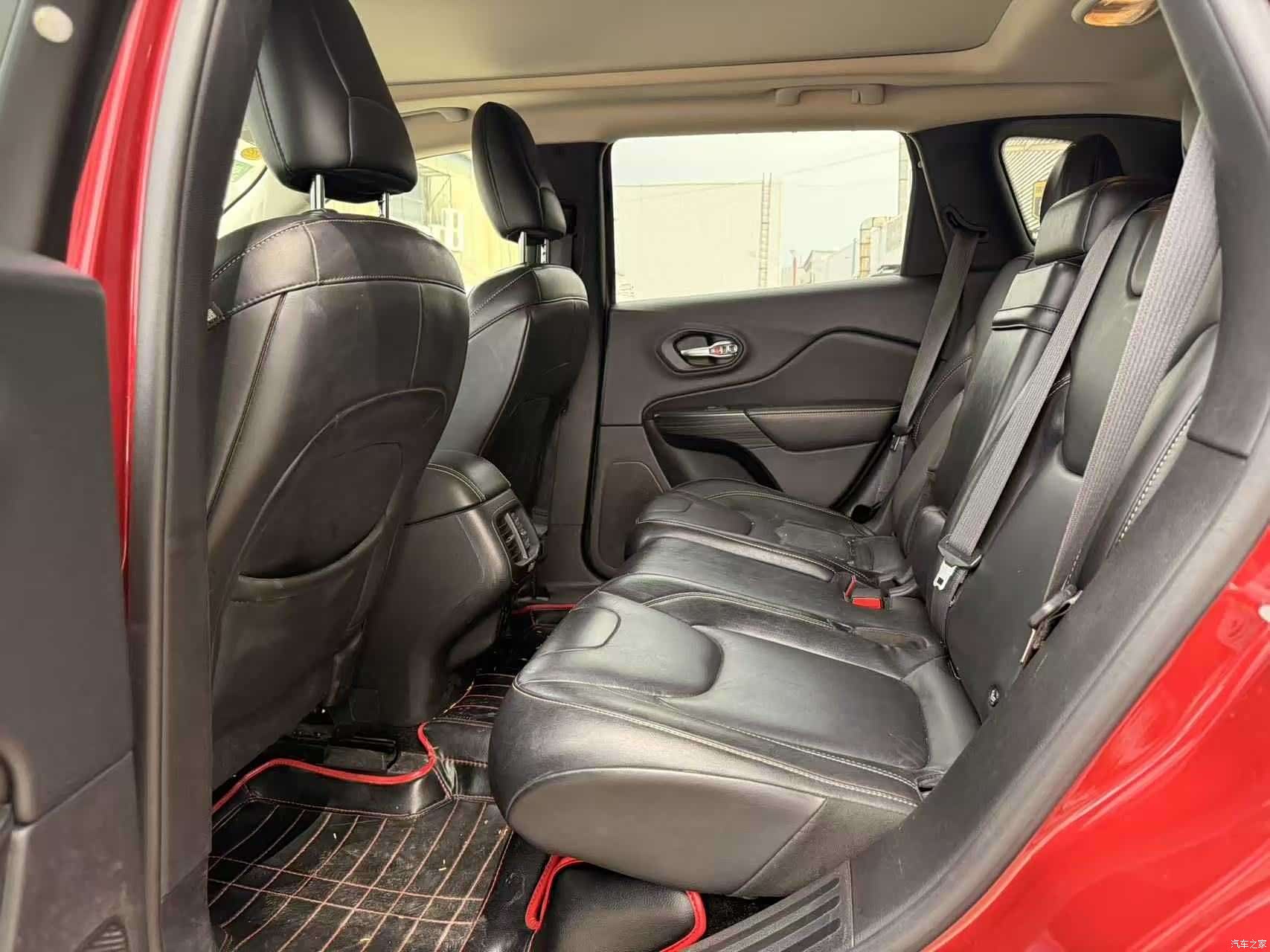 Jeep Cherokee, 2015 9