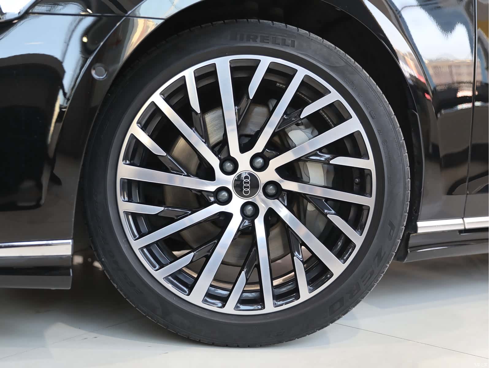 Audi A8L, 2024 все фото