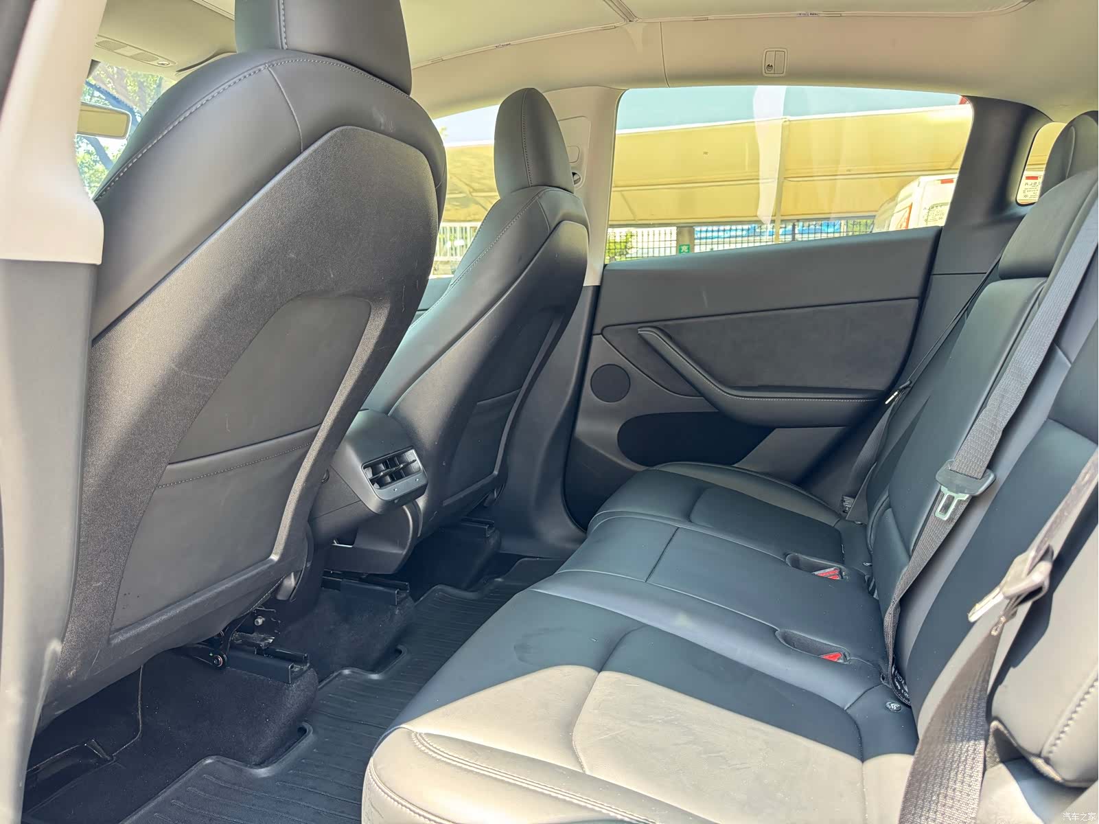 Tesla Model Y, 2023 7