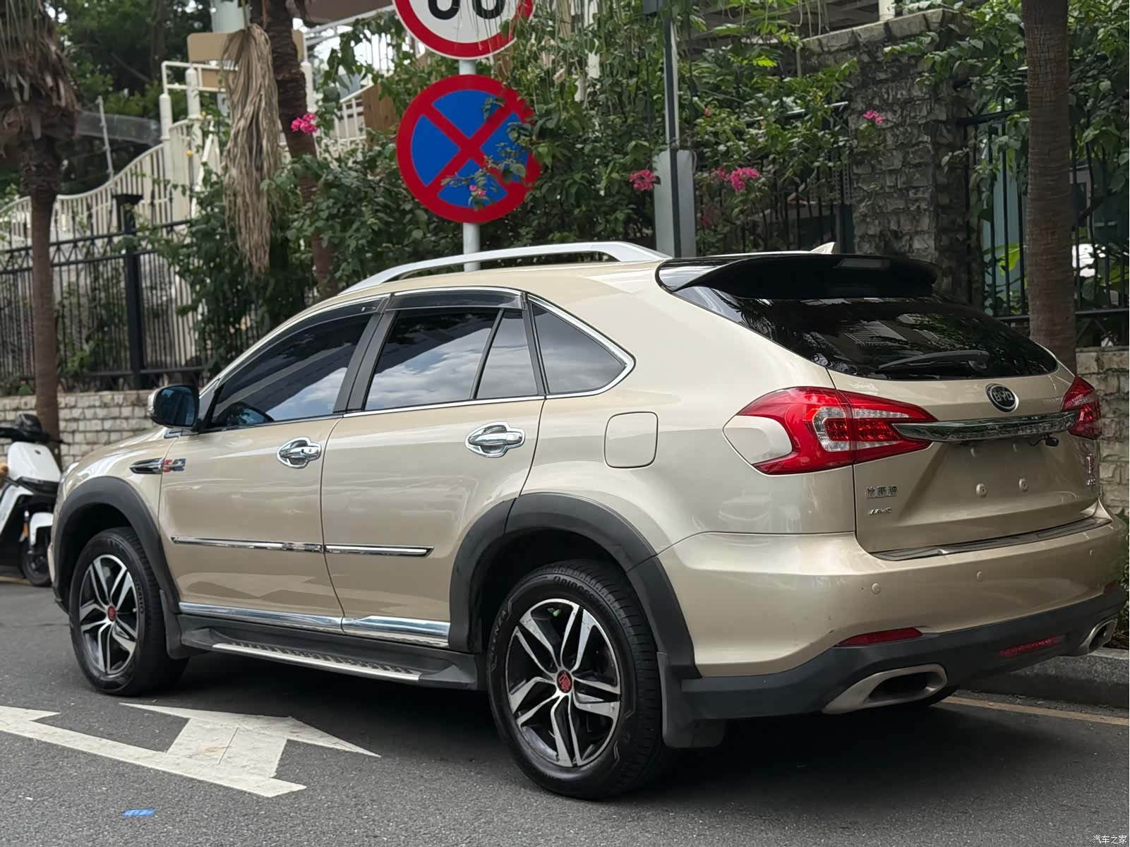 BYD Tang, 2016 13