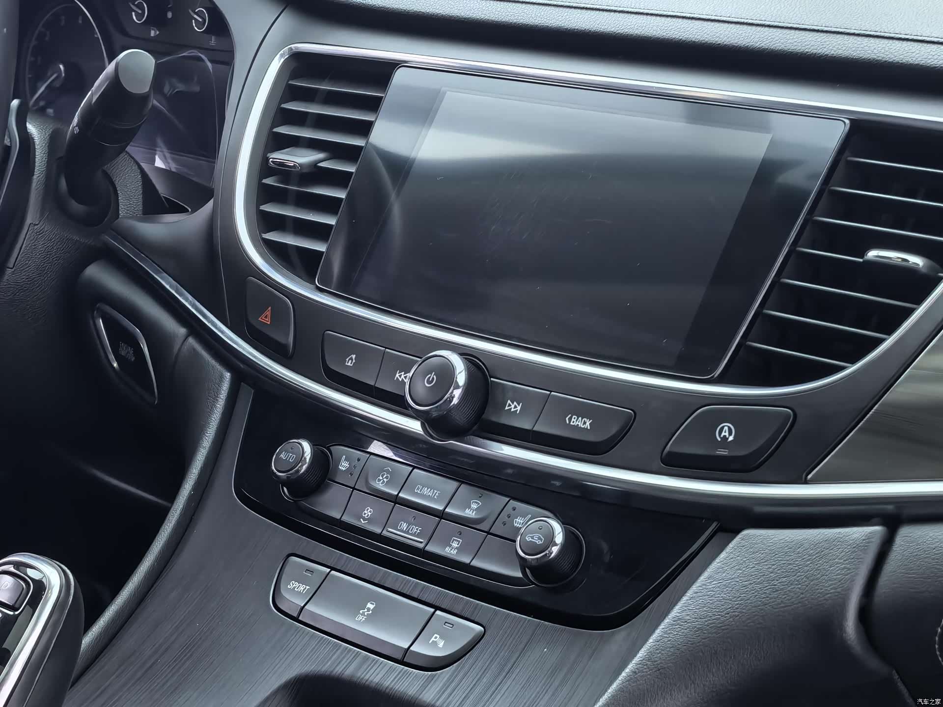 Buick LaCrosse, 2022 6