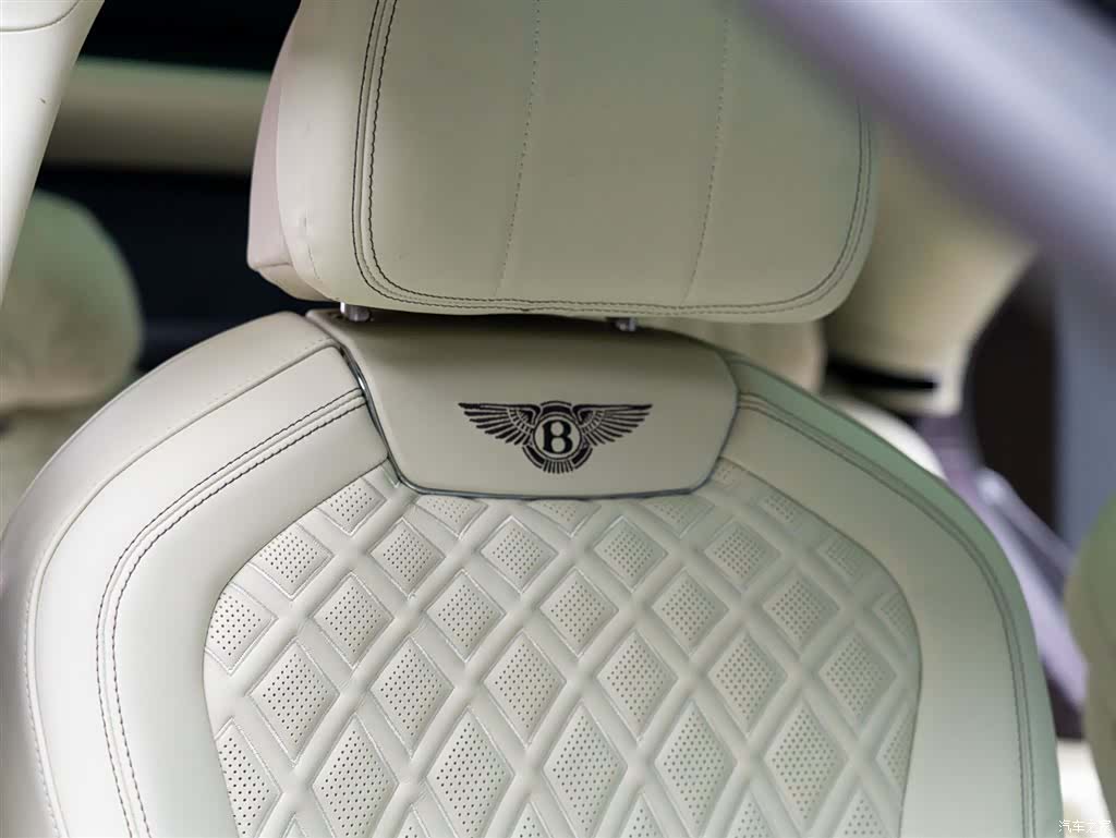 Bentley Flying Spur, 2023 15
