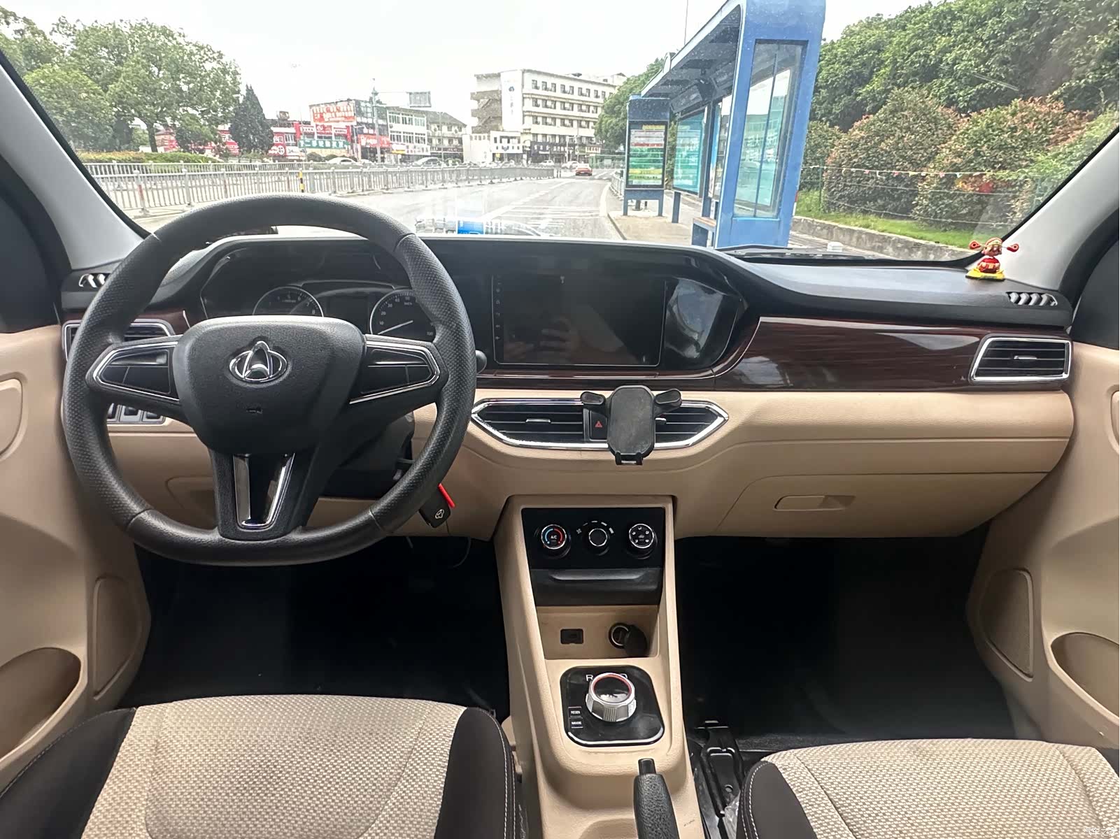 Changan V5, 2025 8