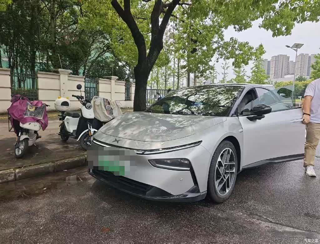 Xpeng P7, 2025 1