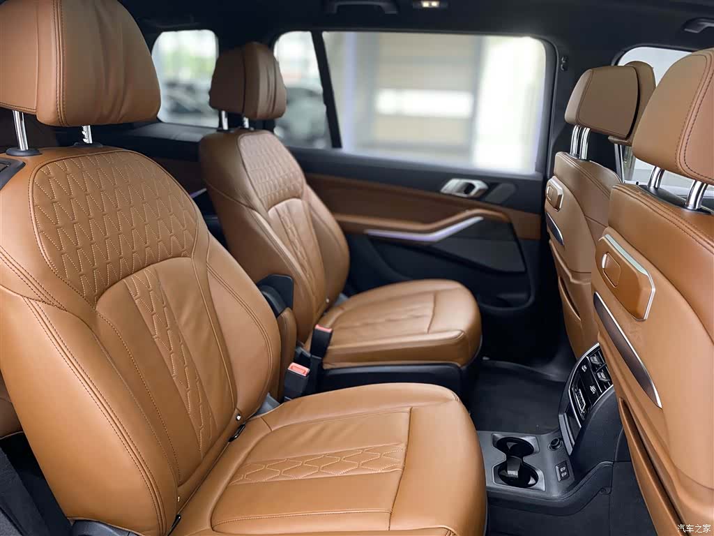 BMW X7, 2023 11