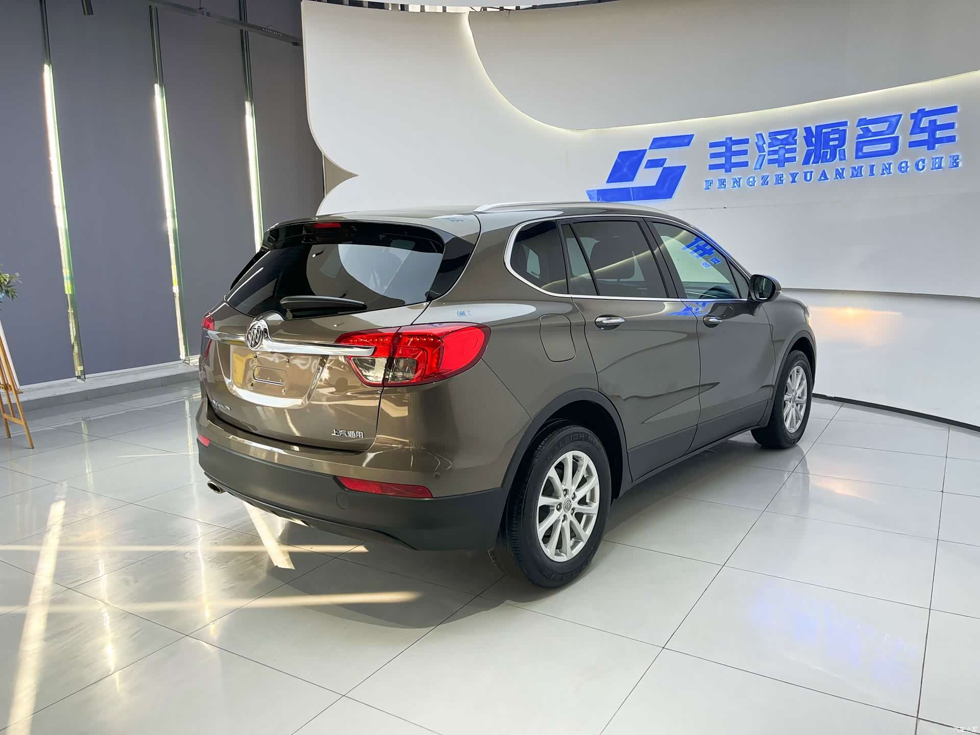 Buick Envision Plus, 2017 4