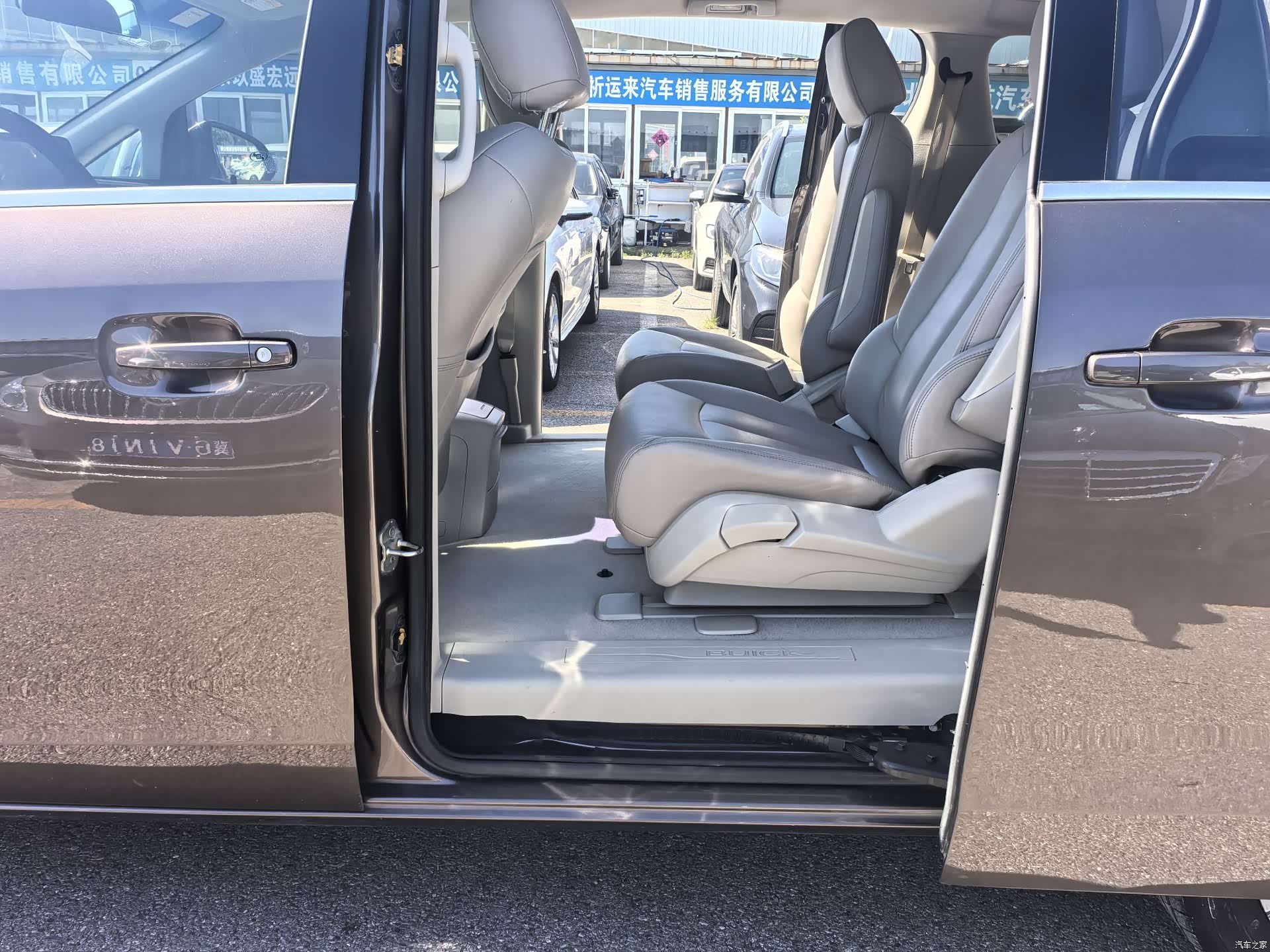 Buick GL8, 2022 4