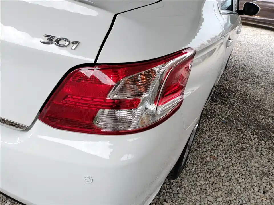 Peugeot 301