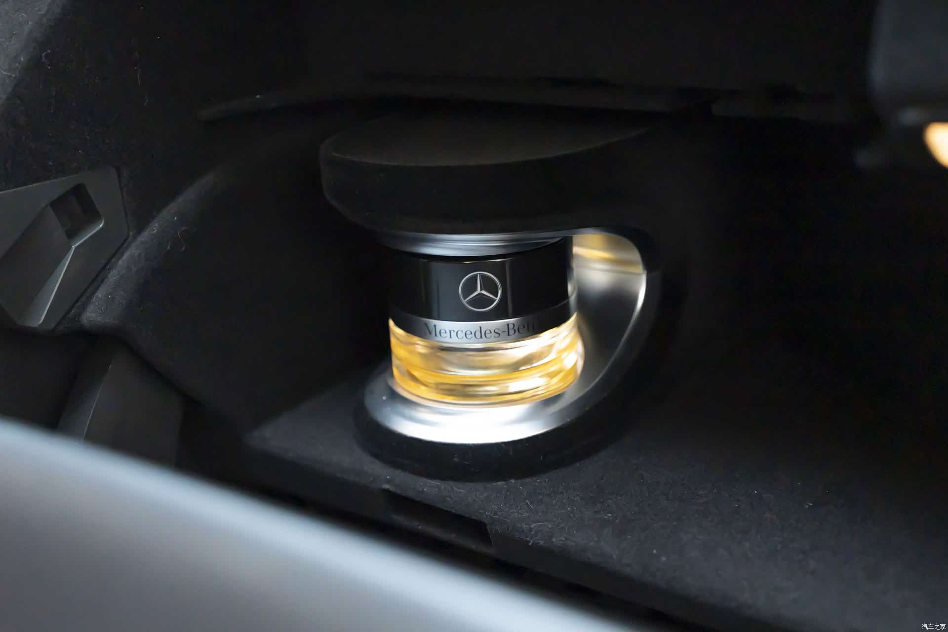 Mercedes-Benz C-Class, 2018 15