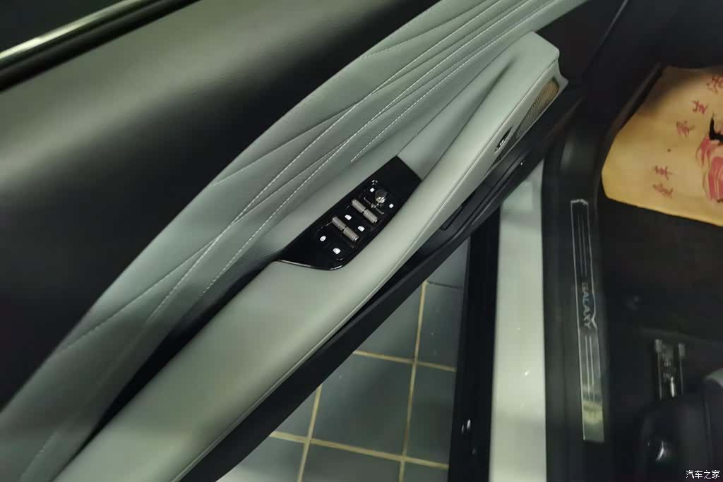 Geely E8, 2025 7