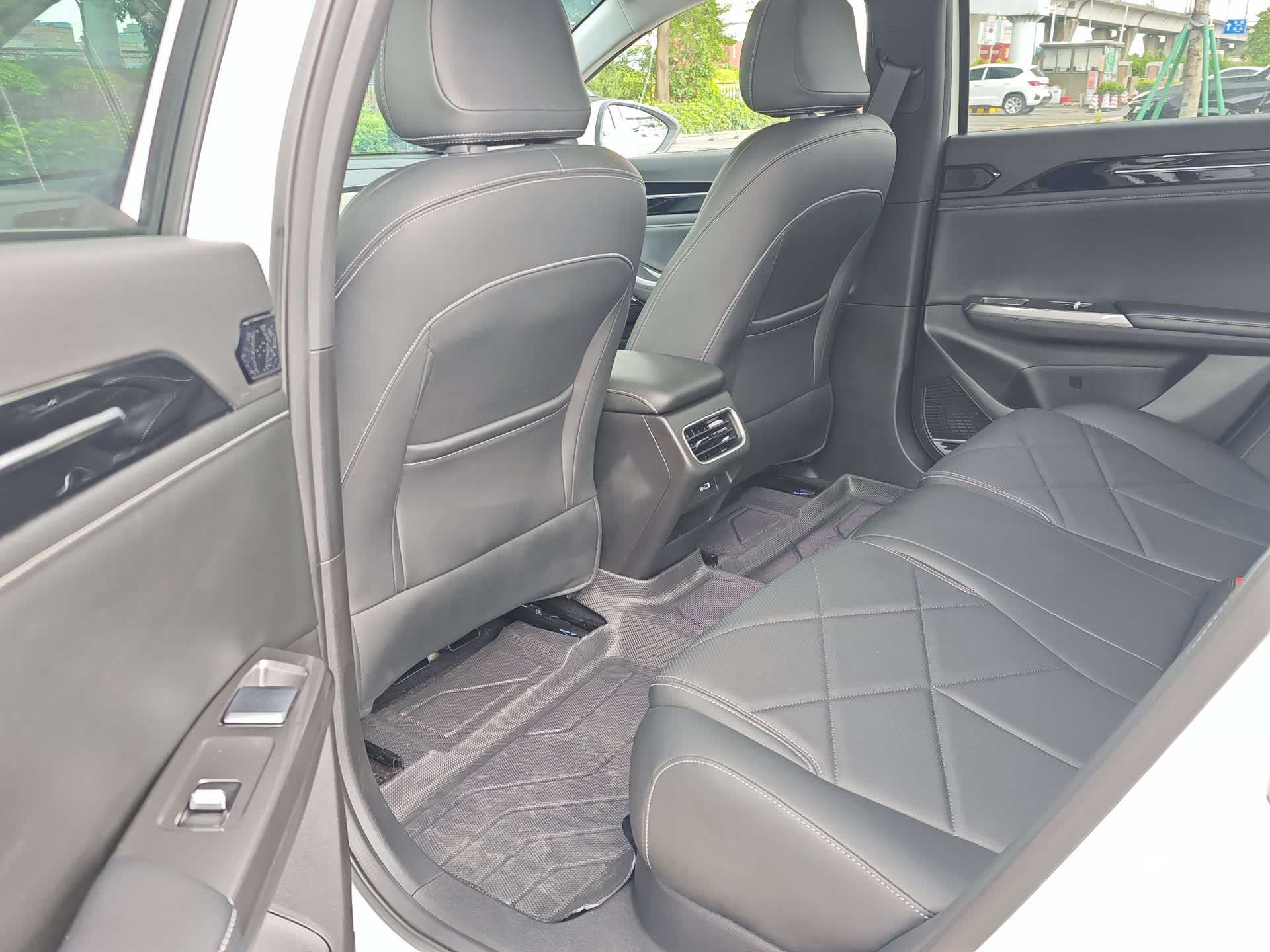 Geely Galaxy L6, 2024 14
