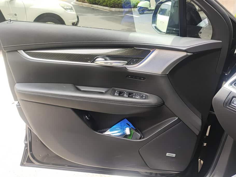 Cadillac XT6