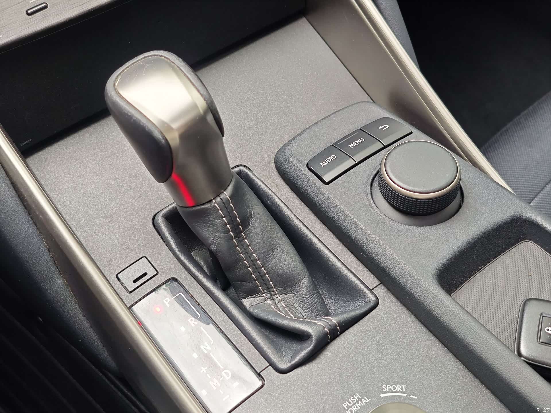Lexus IS, 2019 10