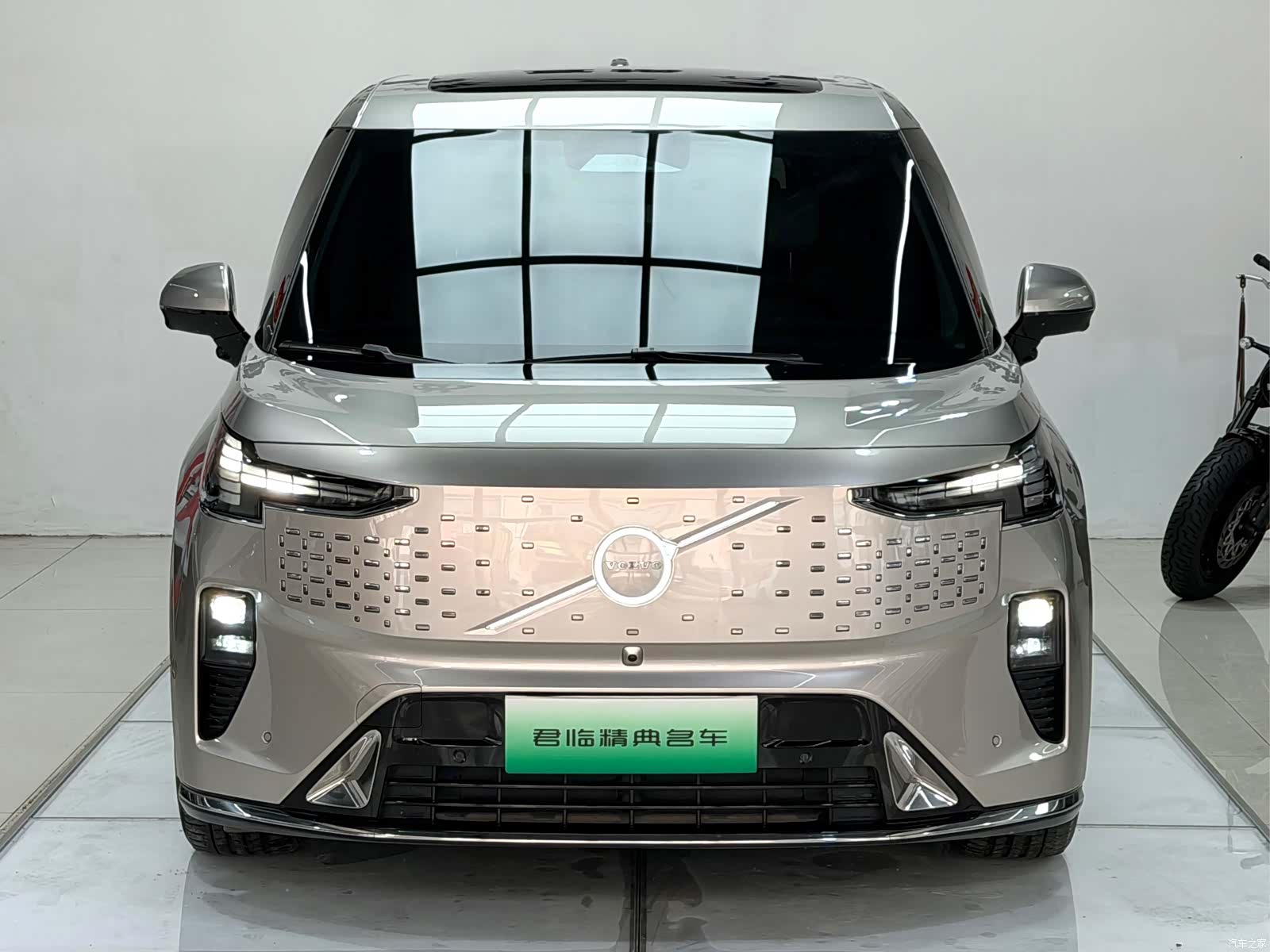 Volvo EM90, 2024 2