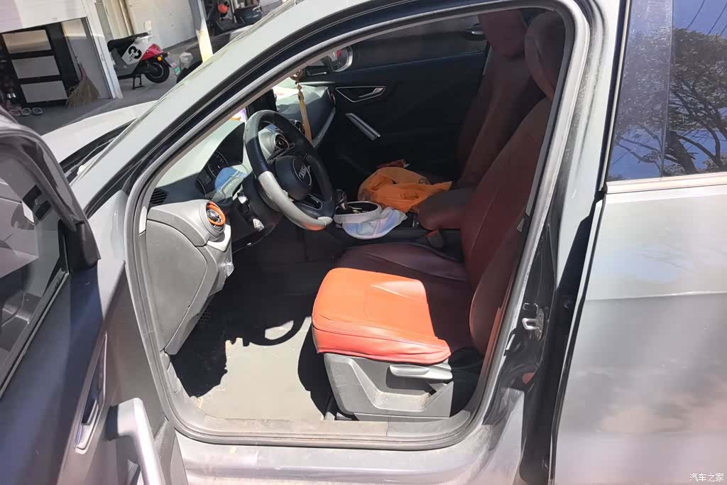 Audi Q2L, 2021 9