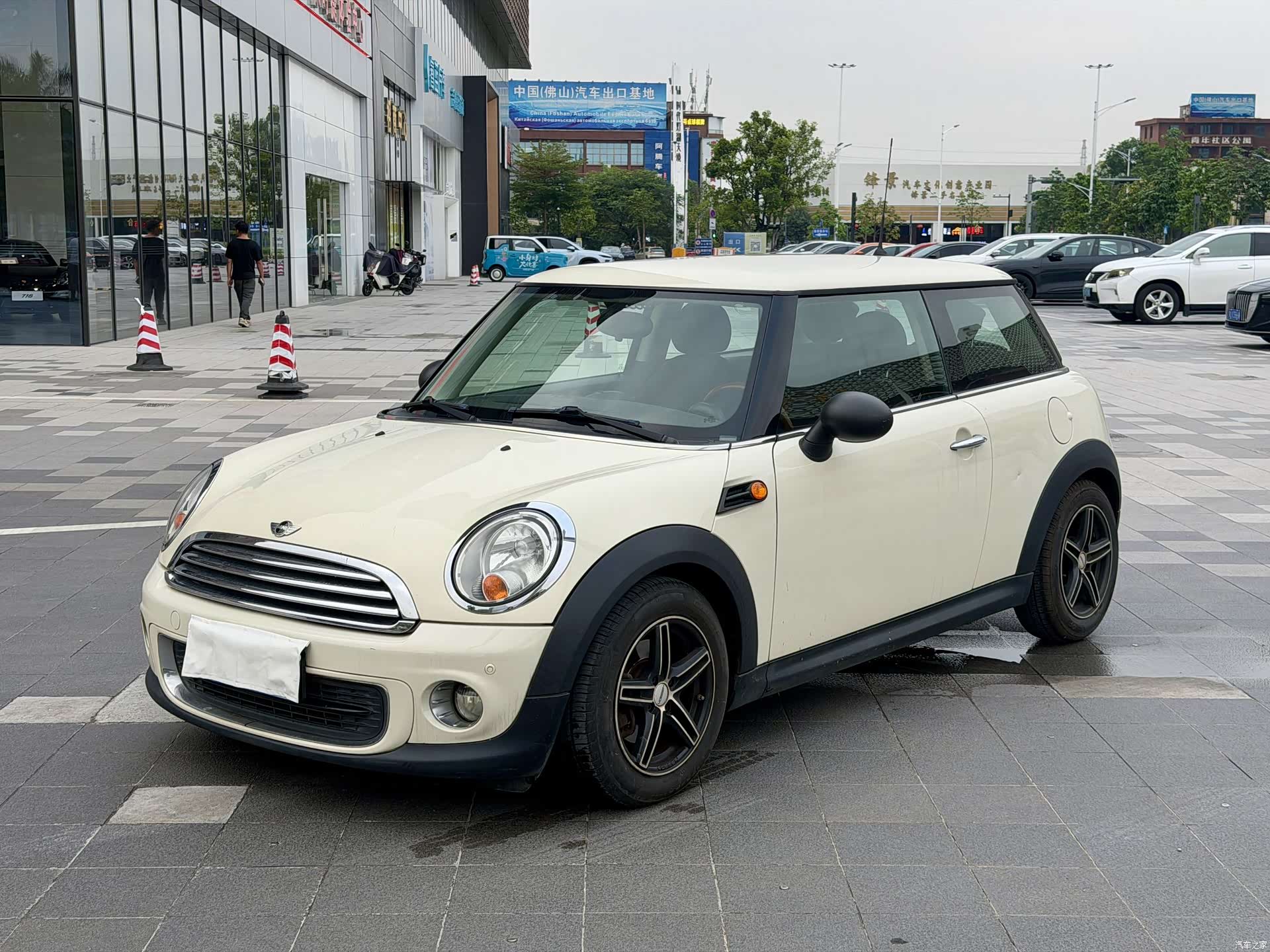 Mini ONE, 2011 1