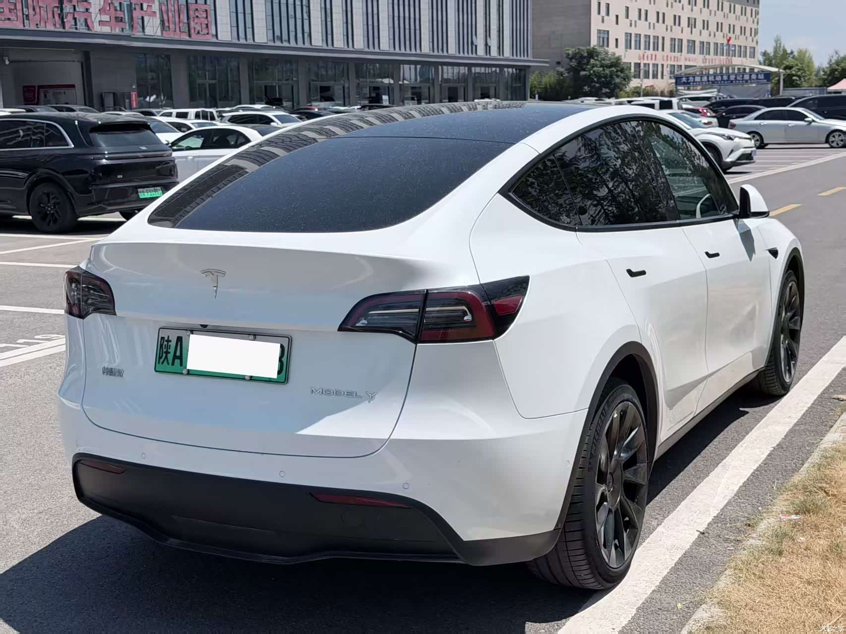 Tesla Model Y, 2021 4