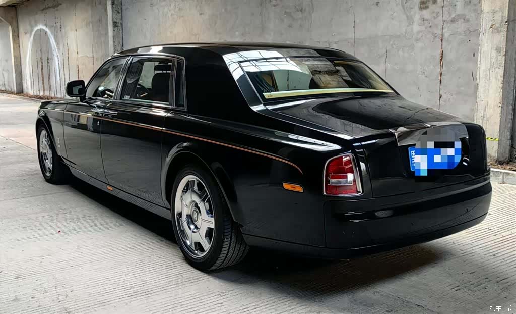 Rolls-Royce Phantom, 2011 4