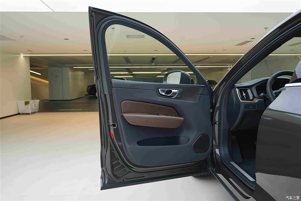 Volvo XC60, 2022 17