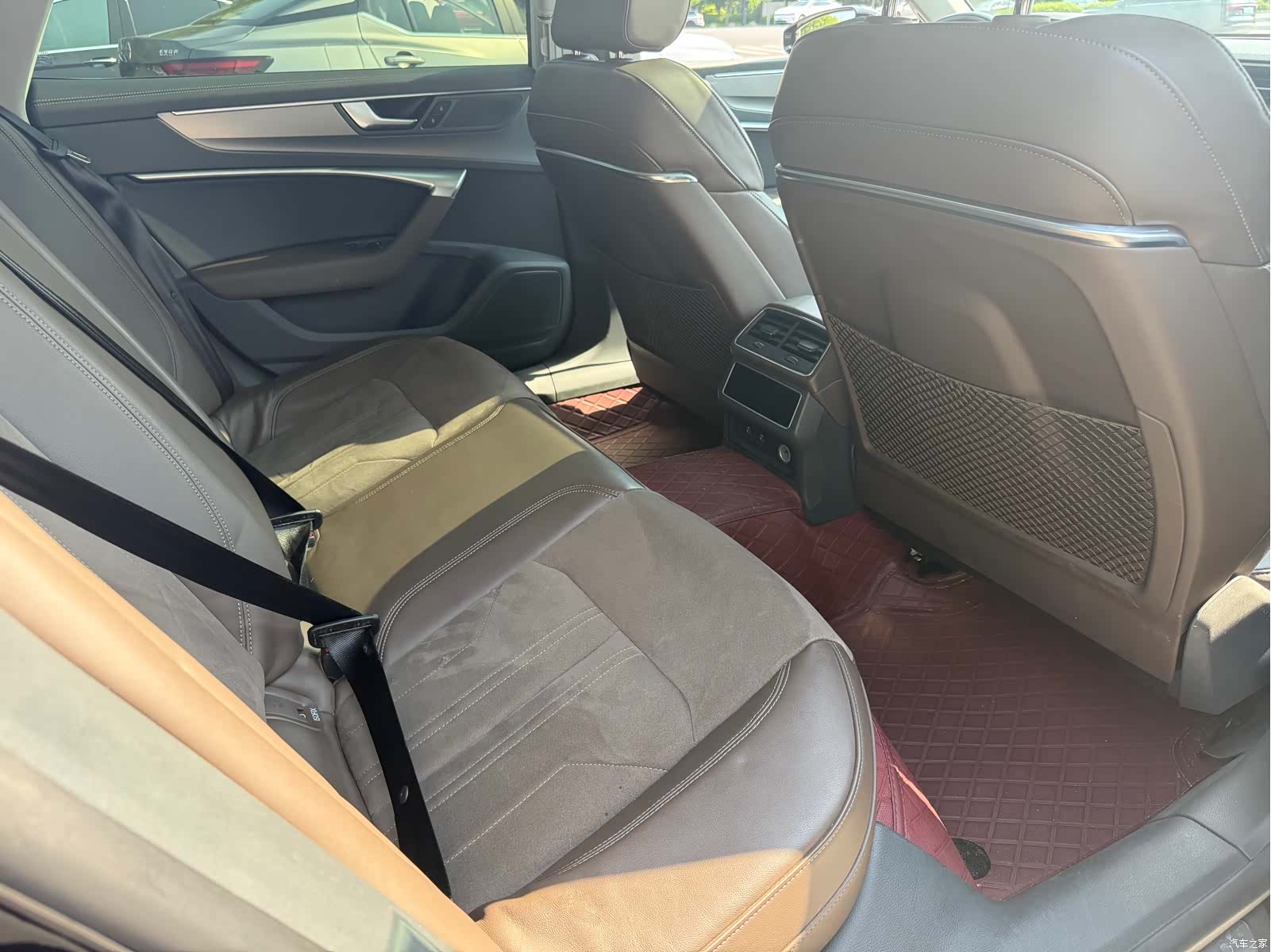 Audi A7L, 2024 12