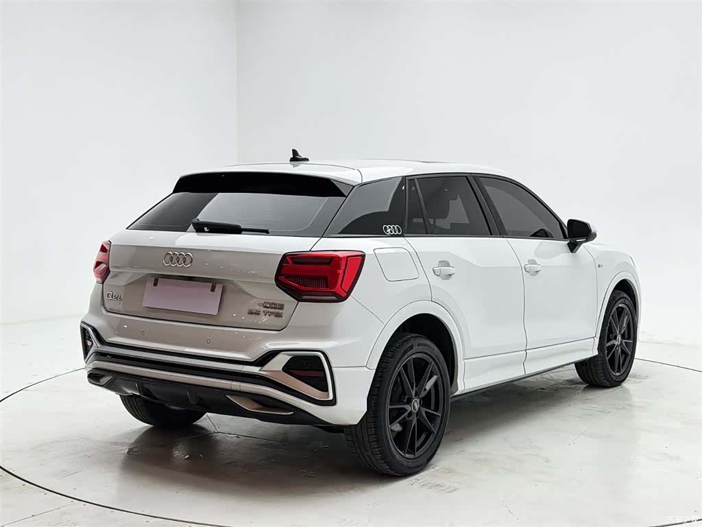 Audi Q2L, 2022 6