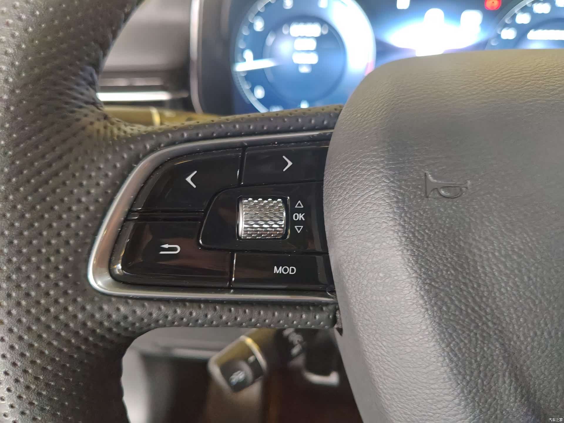 Hongqi HS5, 2024 15