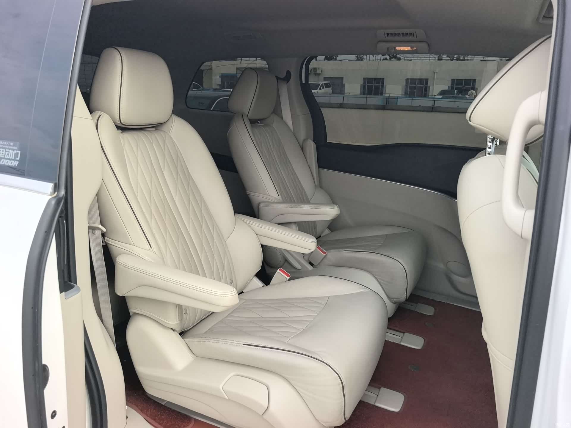 Buick GL8, 2022 13