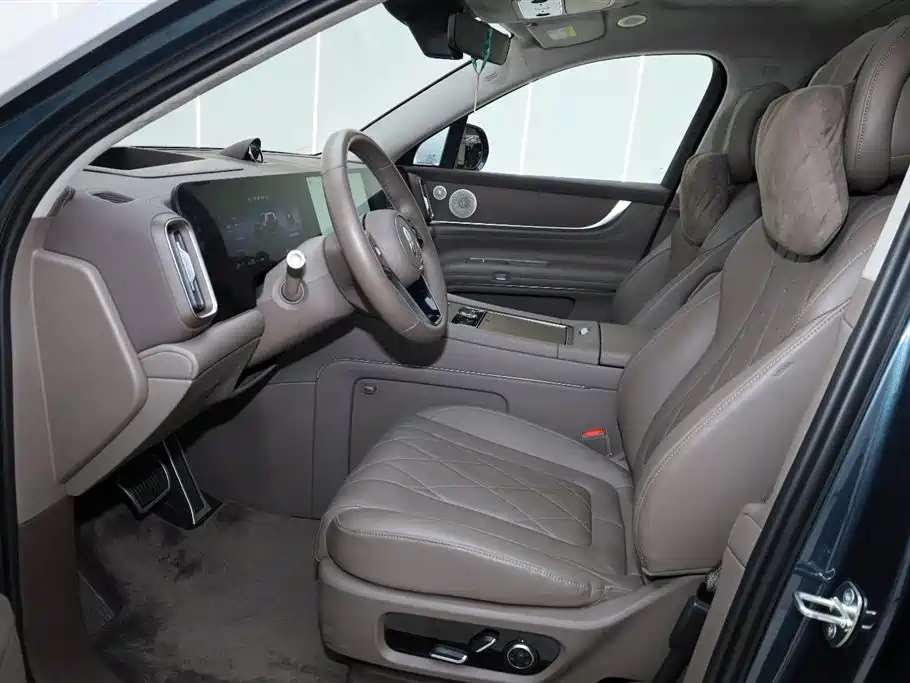 AITO Ask the world M9