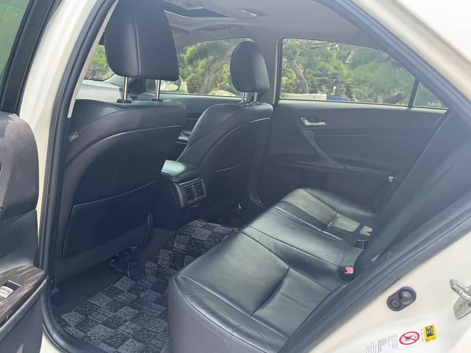 Toyota Reiz
