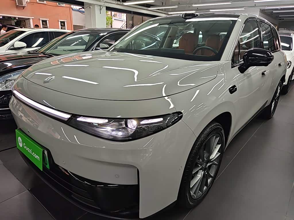 Leapmotor C10