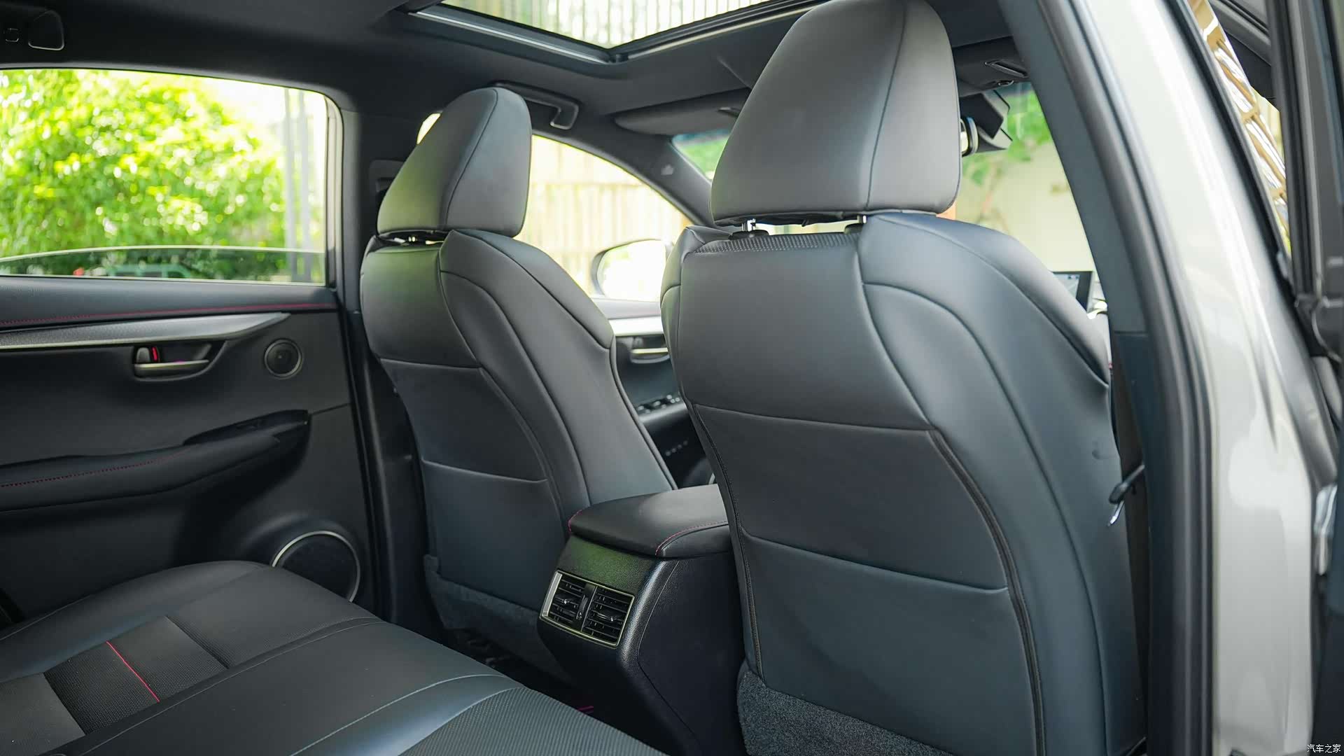 Lexus NX, 2016 14