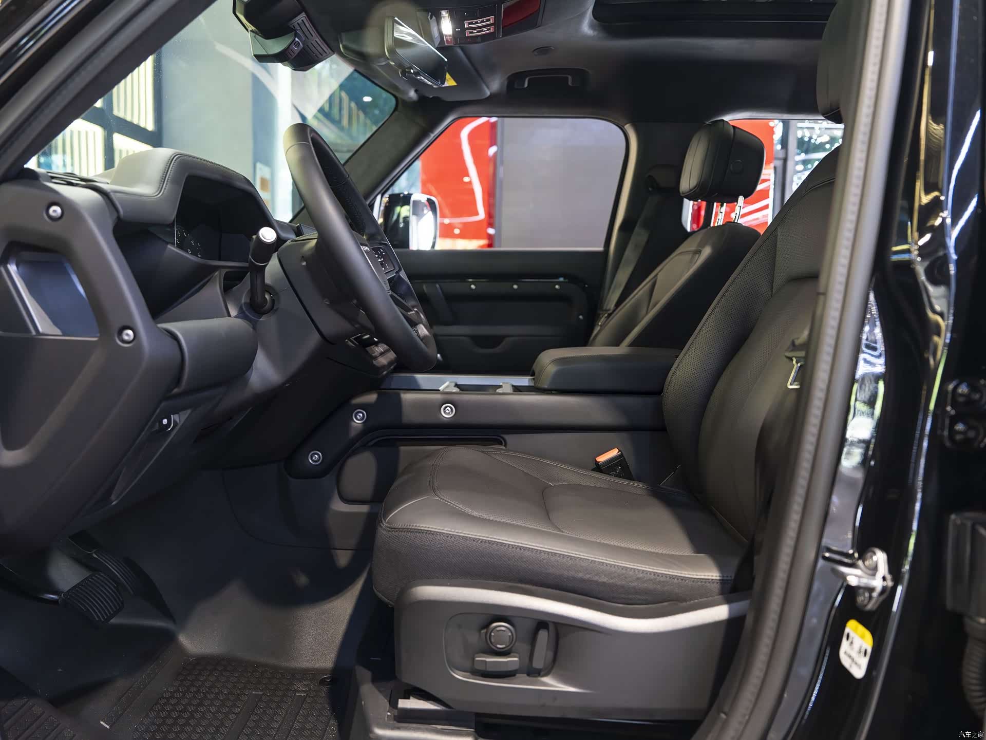 Land Rover Defender, 2025 25