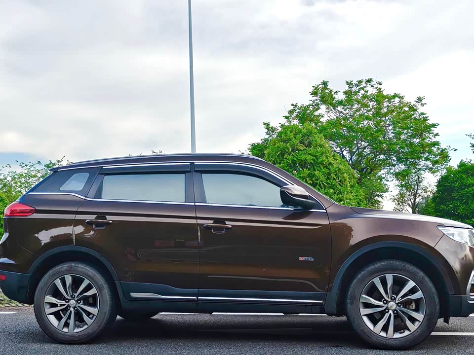 Geely Atlas