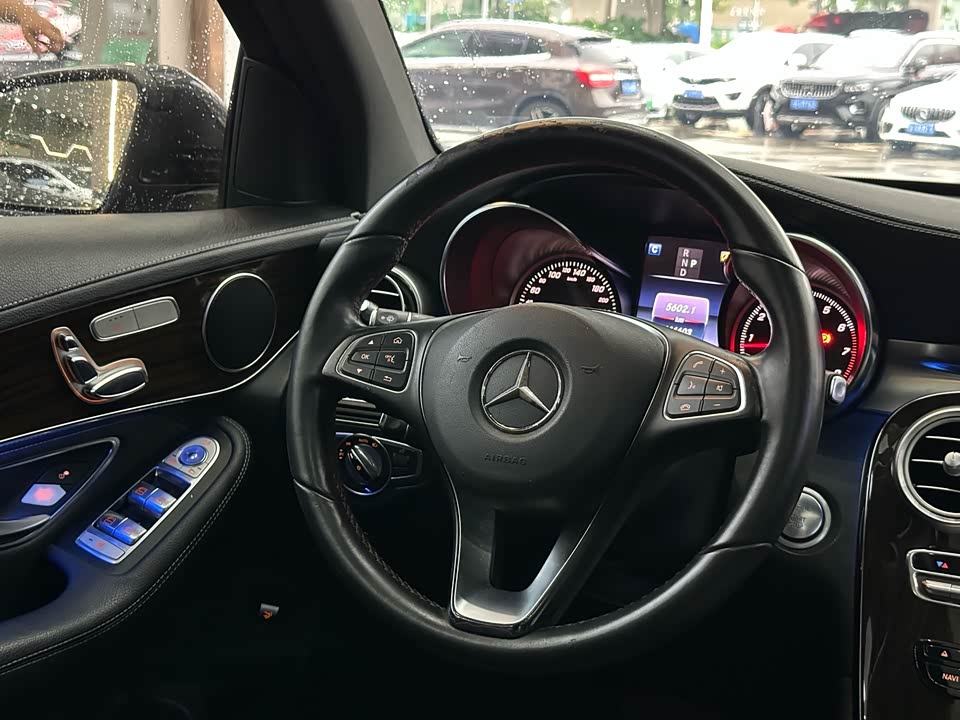 Mercedes-Benz GLC Mercedes-Benz GLC