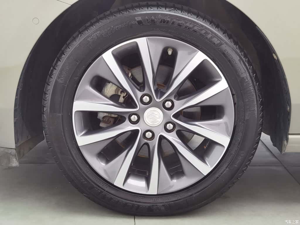Buick GL6, 2018 17