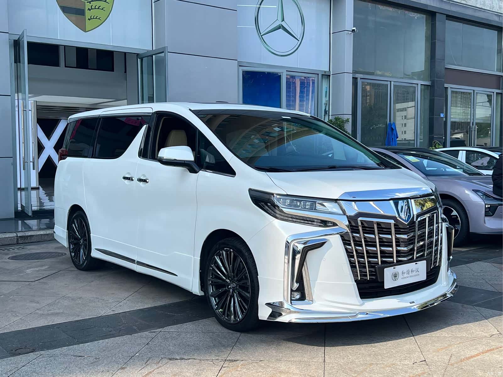 Toyota Alphard, 2020 3