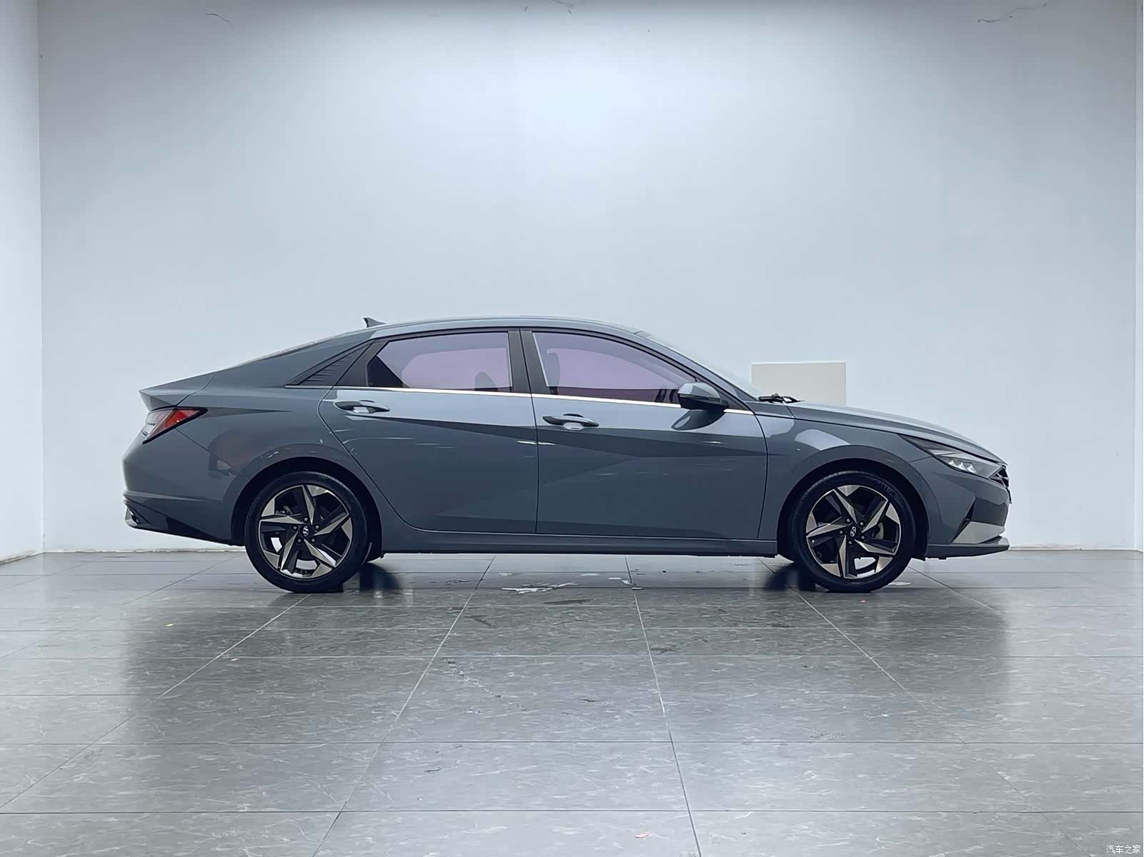 Hyundai Elantra, 2021 9