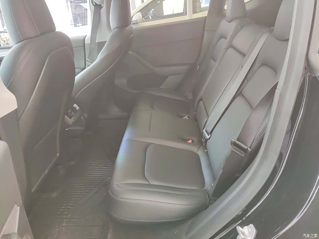 Tesla Model Y, 2021 17