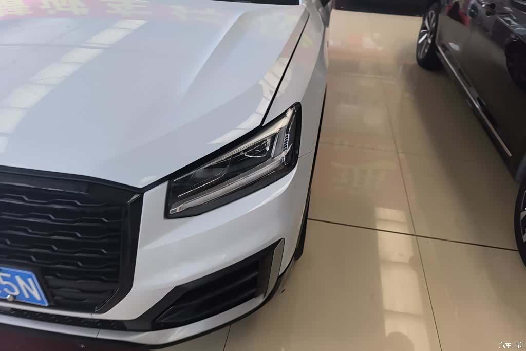 Audi Q2L, 2019 все фото