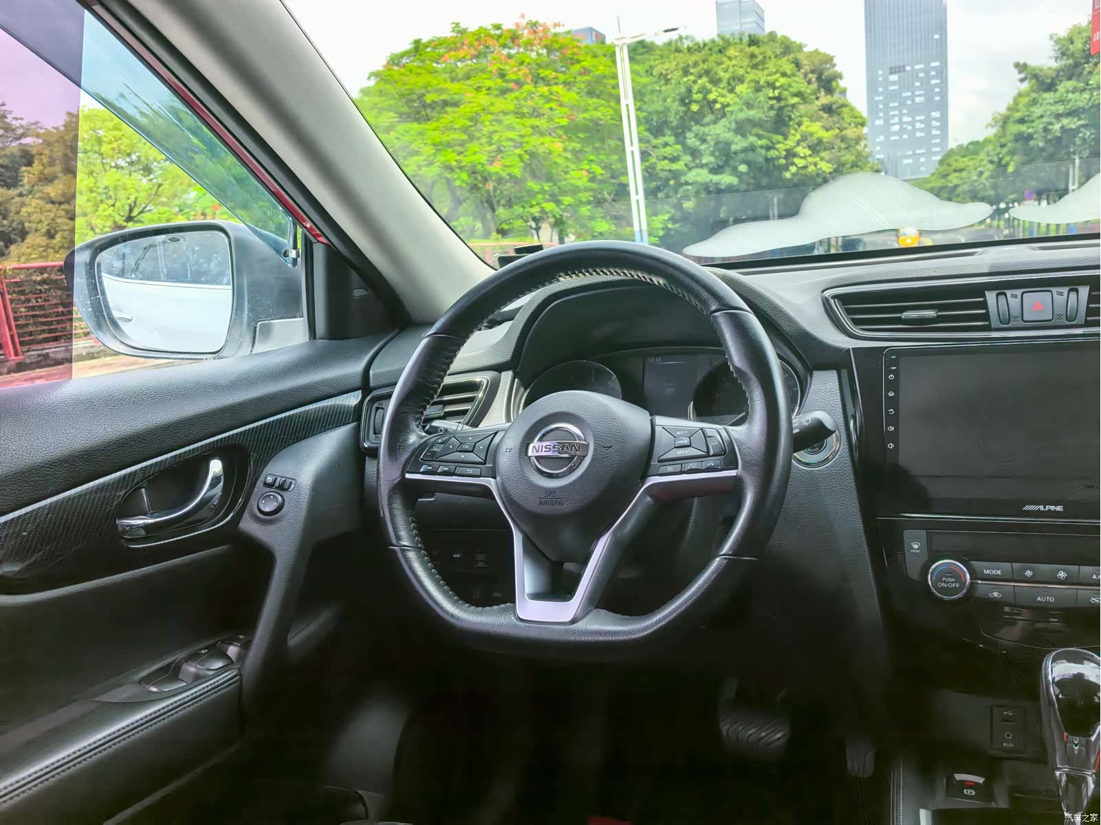 Nissan X-Trail, 2018 все фото