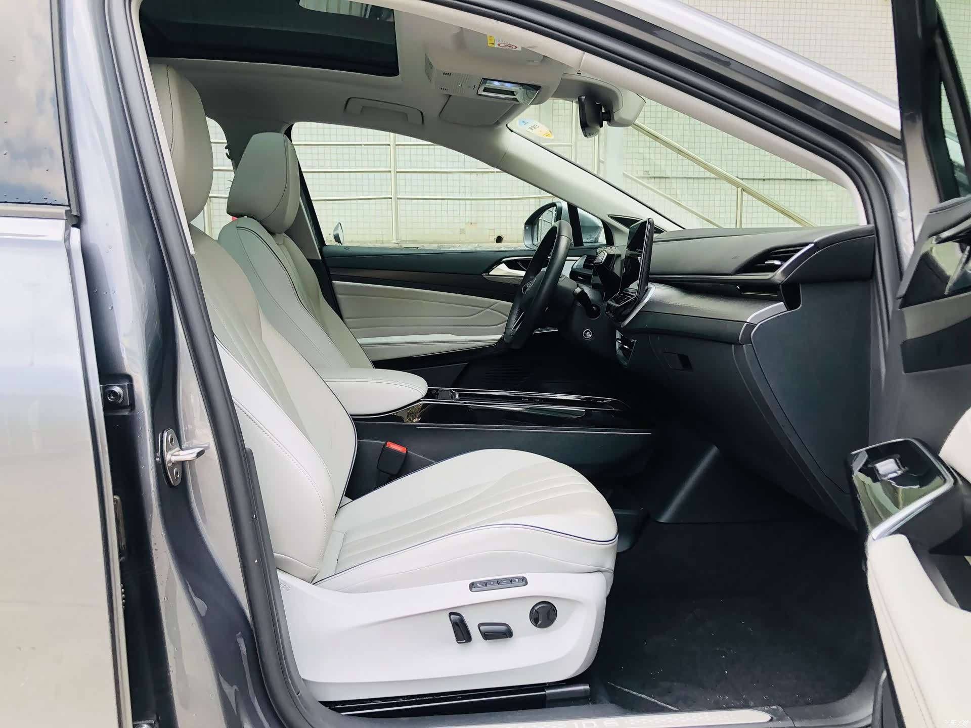 Volkswagen ID.6, 2024 12