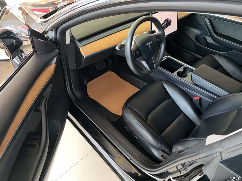 Tesla Model 3, 2023 16