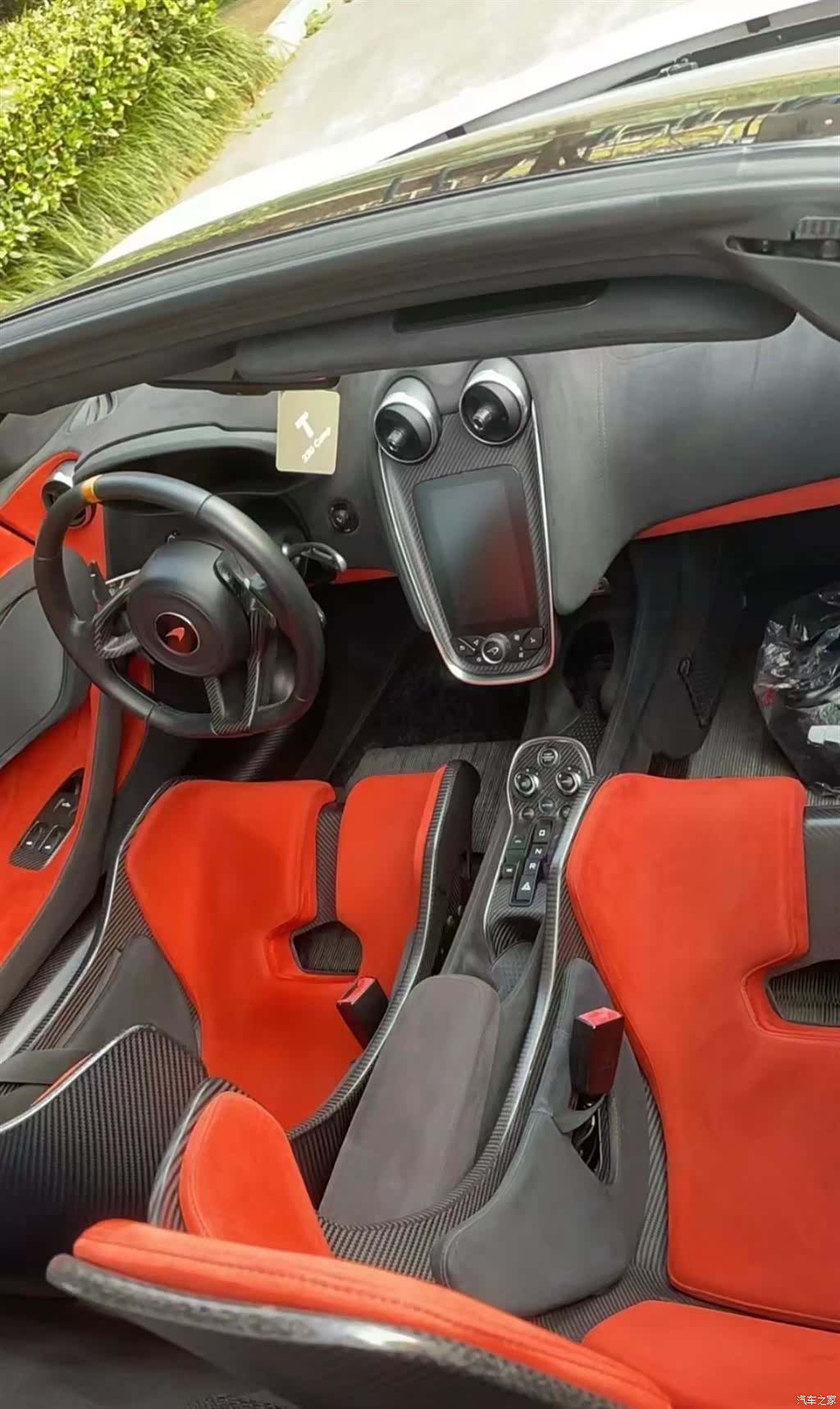 McLaren 600LT, 2020 все фото