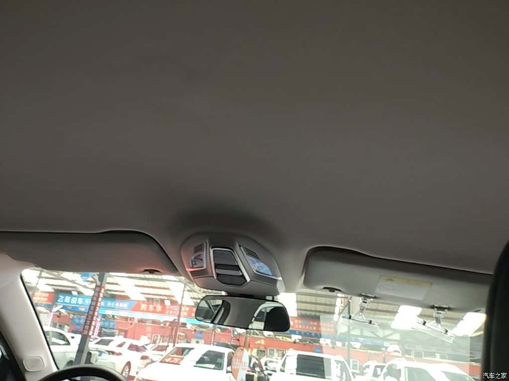 Wuling Starlight, 2025 18