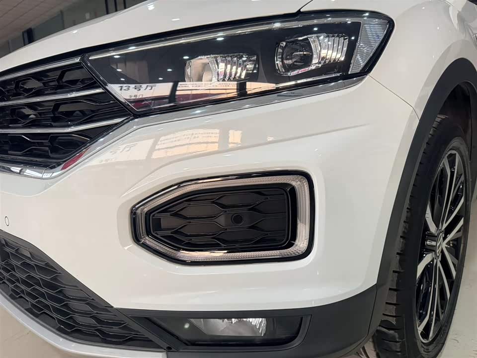 Volkswagen T-ROC exploring Songs